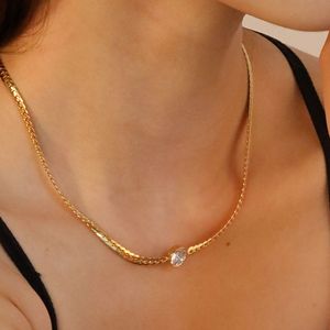 Collar con Colgante de Corazón y Diamantes de Acero Inoxidable para Mujer, Estilo Europeo Americano, Chapado en Oro de 18K, Regalo de Moda - Product Image 3