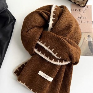 Bufanda de Lana Tejida Bowlow, Color Marrón Oscuro, Aislamiento Térmico, Accesorio Unisex para Invierno - Product Image 1
