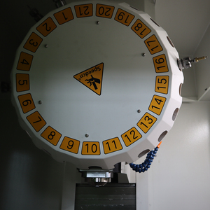 Centro di Lavorazione CNC a 5 Assi per Foratura e Maschiatura TC-600L - Product Image 4