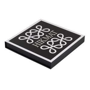 लक्जरी कस्टम लोगो मुद्रित काले कठोर कागज कार्डबोर्ड महिला हिजाब के लिए चुंबकीय तह उपहार बॉक्स - Product Image 3