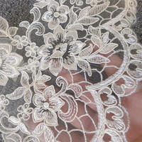 Dentelle brodée faite main en maille 100 % polyester avec bordure à sequins, motifs et couleurs personnalisés, pour robes de mariée, chaussures et sacs