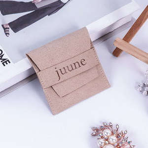 Pochettes en daim de luxe personnalisées avec logo UP RUNNING pour bijoux, bracelets, colliers, bagues, emballages, enveloppes, sacs cadeaux - Product Image 1