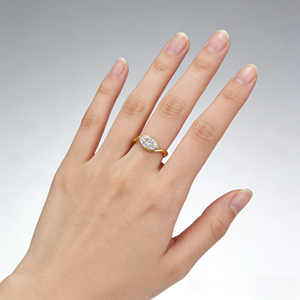 Bague de Fiançailles Classique en Or Massif 10K/14K/18K Argent Personnalisé avec Diamant de Laboratoire CVD Qualité IGI VVS-VS Coupe Marquise pour Soirée et Mode - Product Image 4
