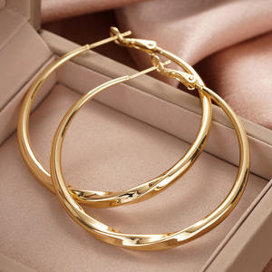 Pendientes de Aro Dorados E4503, Aleación de Zinc, Estilo Clásico, Joyería Unisex - Product Image 3