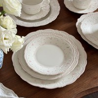 Assiette en céramique blanche gaufrée à motif floral bleu et blanc, style romantique français, compatible micro-ondes, pour mariage, dessert, salade, soupe