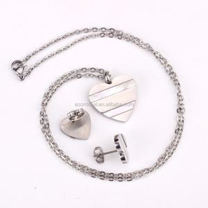 Conjunto de Joyería de Acero Inoxidable Esmaltado con Forma de Corazón para Mujer, en Plata y Oro - Product Image 6