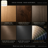 Meubles de cuisine sur mesure bicolores, brun mocha en haut, gris ardoise en bas, marbre Arabescato, sans poignées, OEM Villa Factory