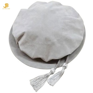 Vente en gros Chapeau de doctorat en velours noir de style britannique de luxe unisexe Bonnet Tudor/Beefeater Graduation Doctoral Tam - Product Image 6