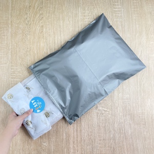 Sacs de rangement gris personnalisés imprimés, refermables, recyclables, épais, avec fermeture éclair, pour vêtements - Product Image 6