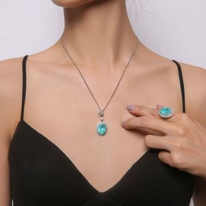 Conjunto de Collar y Pendientes Delicados, Minimalistas y Ecológicos de Cobre con Circonita Paraíba para Mujer, para un Estilo Refinado Diario - Product Image 4