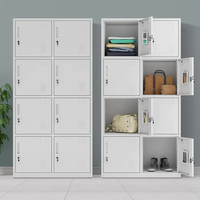 Armoire de salle de sport en fer à quatre portes personnalisée Armoire de rangement en acier de style minimaliste verrouillable pour le personnel Vestiaire Armoire