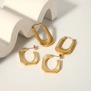 Pendientes de Aro Geométricos en Forma de U, Tono Dorado, Acero Inoxidable, Joyería para Fiesta, Accesorio de Moda para Mujer - Product Image 4