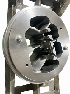 Stampo per estrusione personalizzato Huayi Metal a ponte cavo con struttura a alette/denti interni, Modello <span class=keywords><strong>101</strong></span> - Product Image 4
