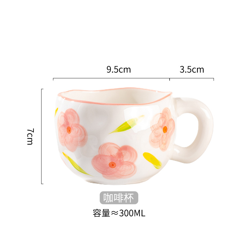 Taza artesanal con flor rosa fondo blanco - 301-400ml