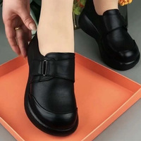 Chaussures en tissu éponge pour l'automne, chaussures souples pour femmes d'âge moyen et âgées, chaussures rétro et légères pour femmes