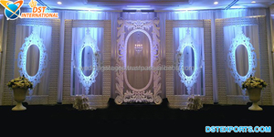 Décoration de scène de mariage indien moderne sur le thème de l'or parfait avec une touche dorée élégante en fibre de verre légère - Product Image 4