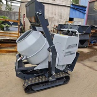 Petit camion malaxeur à béton sur chenilles, équipement de mélange de ciment autopropulsé portable, matériel de terrassement, camion malaxeur