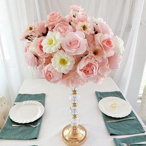 Centro de Mesa Romántico con Ramo de Flores de Seda Rosa, Arreglo Floral Artificial Hecho a Mano con Rosas Mixtas para Decoración de Bodas - Product Image 1