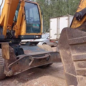Excavatrice sur pneus d'occasion avec godet de terrassement, poids opérationnel de 21 tonnes, composant moteur Hyundai 210W-9 - Product Image 2