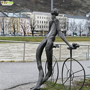 Statua in Bronzo di Ragazzo in Bicicletta a Grandezza Naturale, Scultura da Esterno, Statua di Bambino in Bicicletta per Giardino, Decorazione in Bronzo Fuso per Patio e Cortile - Product Image 6