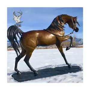 تمثال برونزي حديث مخصص لحيوانات معدنية بحجم مناسب لتمشي الحصان العربي تمثال برونزي