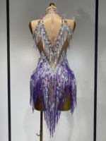 Robe de danse latine courte pour femme, ornée de strass et de franges, sans manches, scintillante, de luxe, pour performance en boîte de nuit, bar, scène ou tenue d'anniversaire
