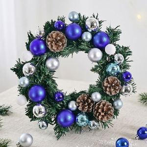Guirlande de Noël moderne et simple en PVC bleu argenté avec pommes de pin, ornements et boules, pour porte d'entrée ou mur, décoration de maison pour les fêtes - Product Image 1