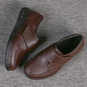 Chaussures orthopédiques confortables avec semelle intérieure à coussinets doux et semelle extérieure antidérapante, chaussures pour personnes âgées, chaussures pour hommes, chaussures de tous les jours - Product Image 2