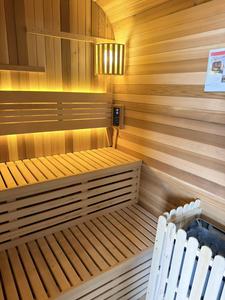 Sauna extérieur isolé de style industriel moderne avec panneaux en aluminium et cèdre rouge pour villa de luxe haut de gamme et spa - Product Image 2