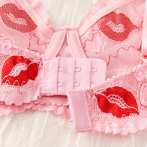 Conjunto de lencería sexy con estampado de labios WX129 Hot Girls, conjunto de sujetador y braga de encaje de 2 piezas, cuello en V profundo, lencería sensual para mujer. - Product Image 3