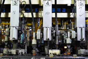 Flacone in Vetro Quadrato <span class=keywords><strong>Viola</strong></span> da 15ml per Sieri con Tappo Contagocce Dorato, Packaging Premium Ecologico e Riciclabile per Oli Essenziali - Product Image 5