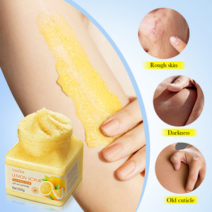 SADOER Crème Exfoliante Corporelle aux Herbes, Vitamine C et Aloe Vera - Sans Sulfate pour un Nettoyage en Profondeur et un Teint Éclatant - Product Image 5