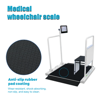 Pèse-personne médical pour fauteuil roulant avec écran LCD, mesure automatique de l'IMC, mains courantes antidérapantes et amortissantes, et connexion HIS