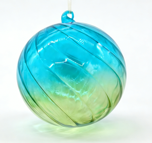 Adorno Navideño de Cristal Azul Verde Degradado, Bola con Patrón de Remolino, Decoración para Árbol, Ecológico, Hecho a Mano, Color Personalizado, OEM, BSCI - Product Image 1