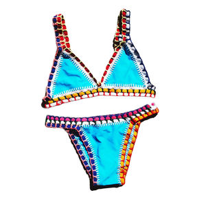 طقم بكيني مثير قابل للتعديل بحزام كتف للغاية معاد تدويره من القماش ، ملابس بحر مثلثة ، طقم بكيني مطرز مخصص - Product Image 3