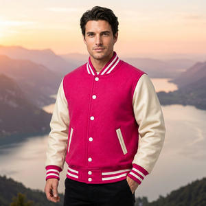 Veste de sport rose pour homme avec manches en cuir PU crème, coupe classique, fermeture à boutons, style preppy, vêtement d'automne - Product Image 1