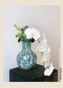 Jarrón de cristal hecho a mano con manchas de colores - Product Image 4