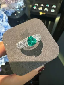 Cincin pertunangan hadiah Hari Ibu, cincin wanita Sepuh perak 925 emas 18K sintetis sederhana zamrud 1,0ct