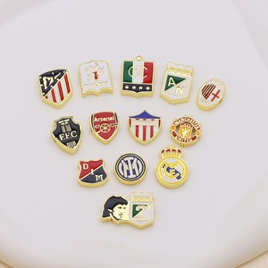 Colgante <span class=keywords><strong>de</strong></span> escudo <span class=keywords><strong>de</strong></span> circonita chapado en oro <span class=keywords><strong>de</strong></span> 18 quilates con amuleto <span class=keywords><strong>de</strong></span> esmalte del escudo del Club <span class=keywords><strong>de</strong></span> Fútbol HP277 para pulsera, collar, fabricación <span class=keywords><strong>de</strong></span> joyas al por mayor - Product Image 4