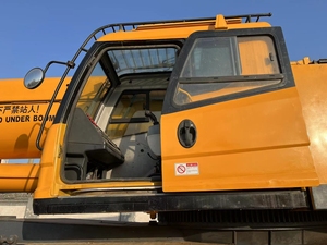 Faible nombre d'heures de fonctionnement À VENDRE. Grue mobile d'occasion QY130KC - Équipement de levage haute performance de 130 tonnes - Product Image 5