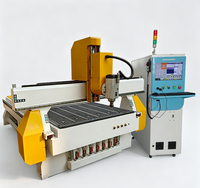 Machine de gravure CNC à tête oscillante 4 axes pour le travail du bois, machine de fraisage 3D pour la sculpture sur bois, pour la décoration de meubles et d'armoires