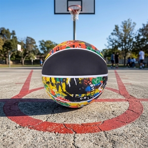 Pallone da Basket Spalding Serie Graffiti - Misura 7 - Arcobaleno/Multicolore - Uso Esterno - Materiale Gomma e PVC - Camera d'Aria in Gomma Butilica - Product Image 3