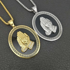 Collana con Catena in Acciaio Inossidabile con Simbolo Spirituale Mani in Preghiera per Espressione Devota - Product Image 5