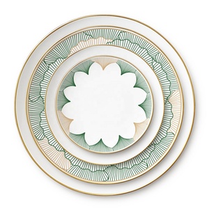 Vente flash - Services de table en porcelaine fine de luxe, élégantes assiettes de présentation à bord doré avec motif rond, décorations de table de mariage - Product Image 4