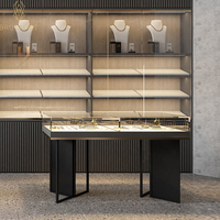 Présentoir mural design de meubles de bijouterie de luxe moderne personnalisée Comptoir vitrine de bijoux pour centre commercial