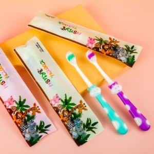 Vente en gros d'articles <span class=keywords><strong>de</strong></span> <span class=keywords><strong>toilette</strong></span> personnalisés ensemble <span class=keywords><strong>de</strong></span> brosse à dents <span class=keywords><strong>de</strong></span> luxe avec dentifrice <span class=keywords><strong>kit</strong></span> dentaire d'hôtel jetable pour enfants brosse à dents pour <span class=keywords><strong>bébé</strong></span> - Product Image 1