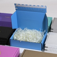 Boîtes pliantes en carton ondulé simple paroi B-flute à 3 couches en papier d'art, personnalisées en gros pour l'expédition et l'envoi postal