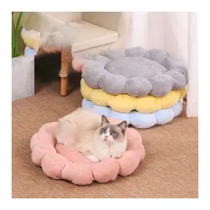 Cute Cat Litter Box with Multi-coloured Petals Double-sided short plush pet kennel Semi-Enclosed Design Cat Litter Box