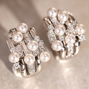 Pendientes de aro redondos para mujer, forma simple y redonda, pendientes para uso diario, accesorios para las orejas estilo cool wind. - Product Image 3