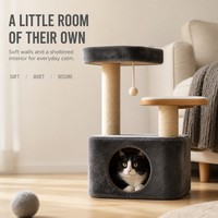 Arbre à chat minimaliste en peluche anthracite avec poteaux à gratter en sisal et grand lit de repos supérieur pour chats